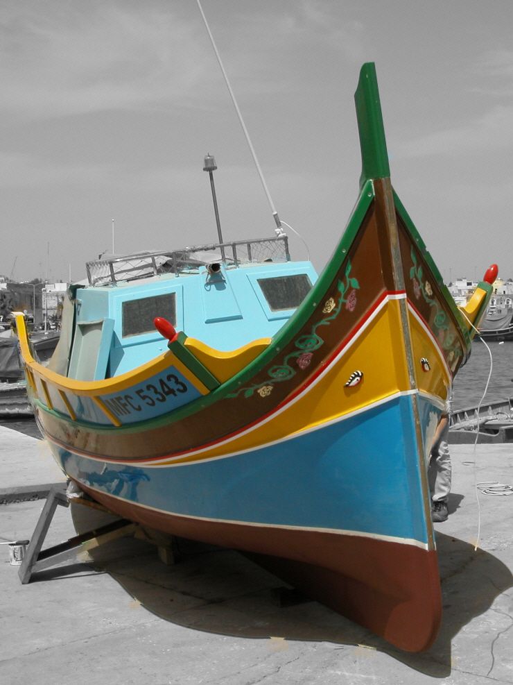 Fishing boat Marsaxlokk1.jpg