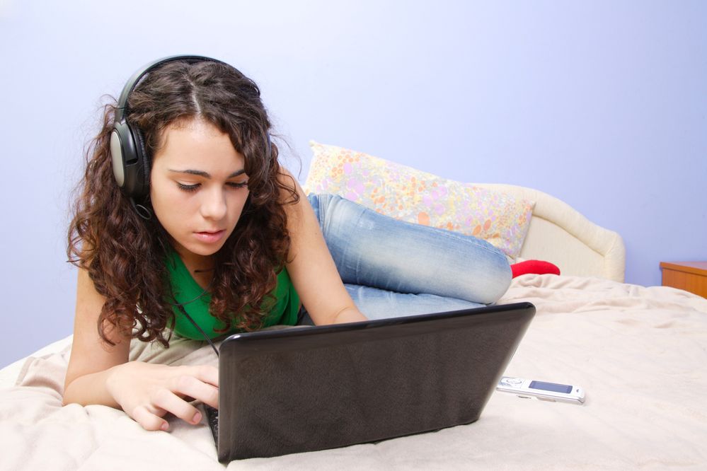 Laptop Girl.jpg